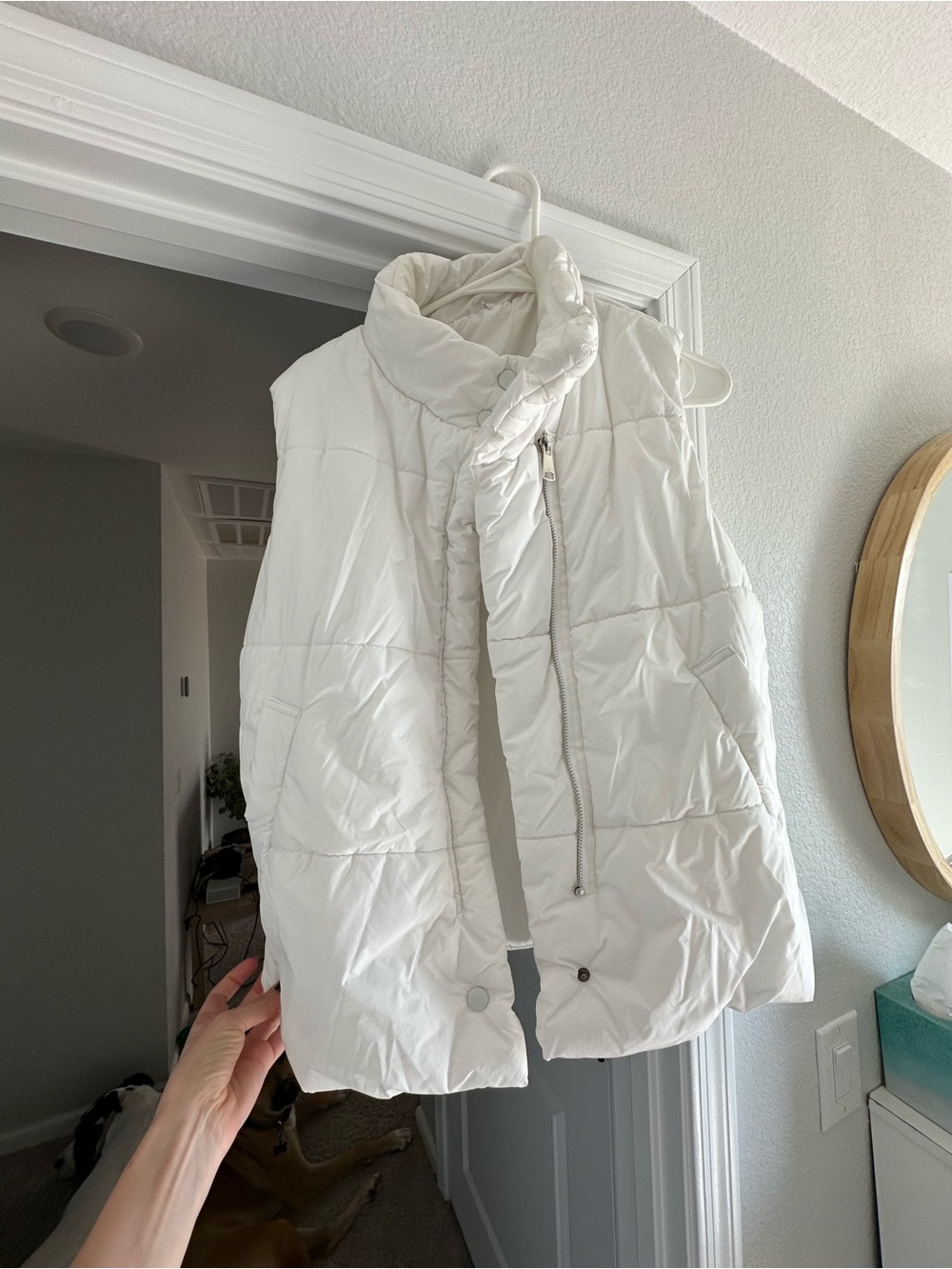 SHEIN White Quilted Puffer Vest with High Funnel Collar